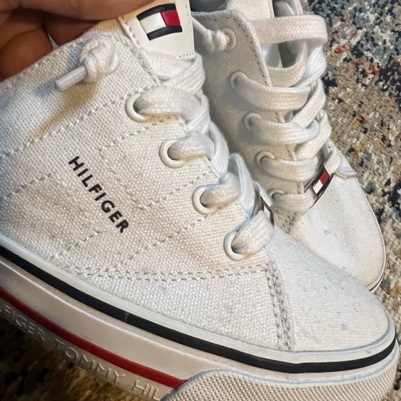 Women’s Tommy Hilfiger slip on style shoe - Picture 6 of 10